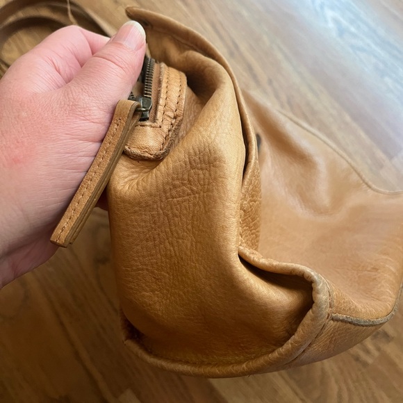 Tan Leather Bag by American Leather Co - Picture 4 of 16